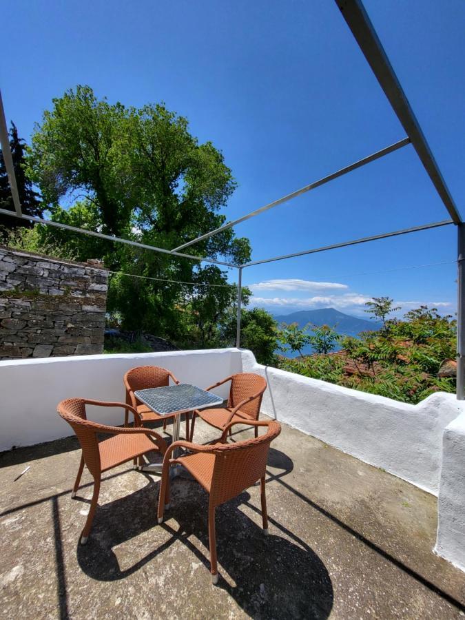 Παραδοσιακό Σπίτι Με Θέα Tríkeri Exterior foto