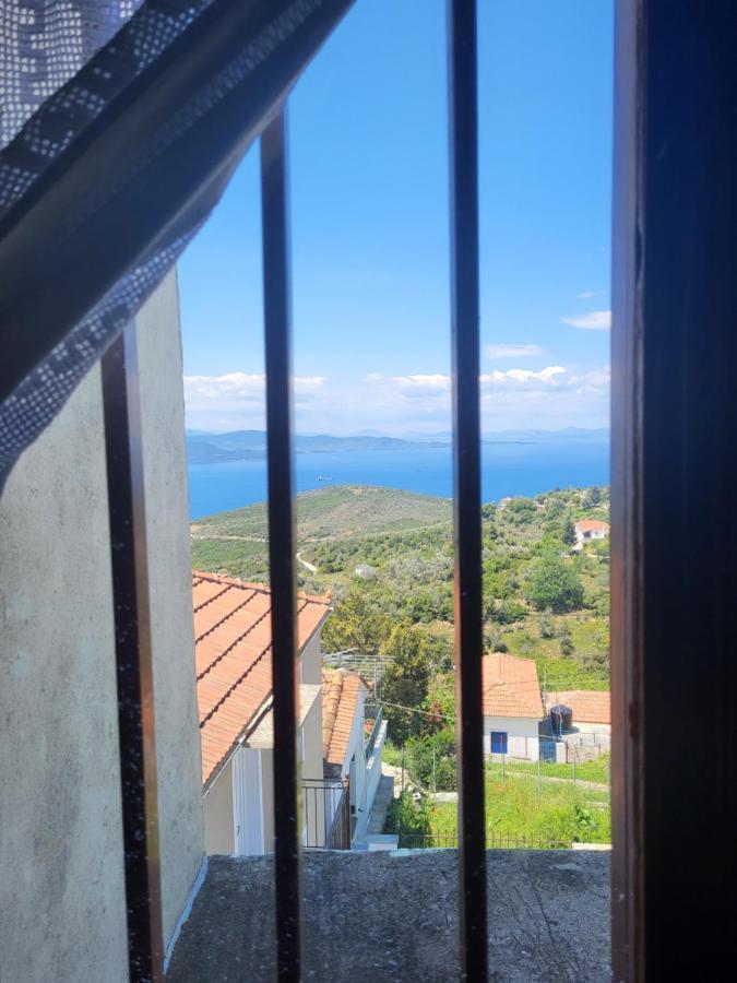 Παραδοσιακό Σπίτι Με Θέα Tríkeri Exterior foto